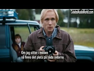 Minna Puolanto in Kaikella rakkaudella (2013) 14