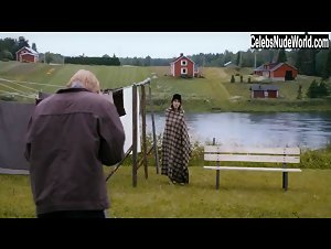 Minna Puolanto in Kaikella rakkaudella (2013) 6