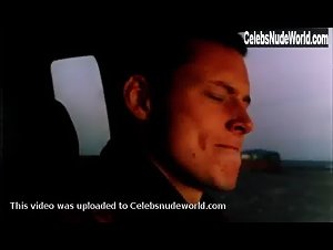 Mira Wanting in Surferne kommer (1998) 12