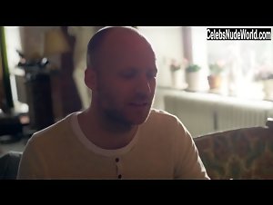 Mirijam Verena Jeremic in Endlich deutsch (series) (2014) 14