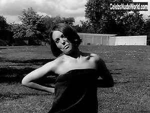 Monica Strommerstedt in Jag - en oskuld (1968) 17