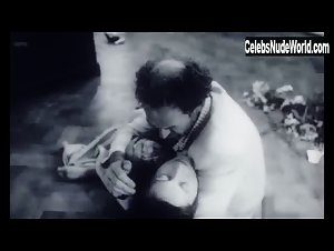 Moniek Toebosch in Paul Chevrolet en de ultieme hallucinatie (1985) 13