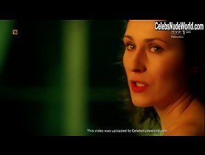 Monika Radziwon in Nie opuszczaj mnie (2010) 4
