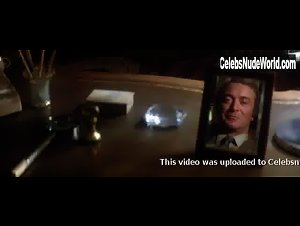 Nancy Allen in Dressed to Kill (1980) 5
