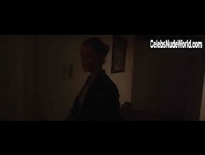 Naomi McDougall Jones in Imagine I'm Beautiful (2014) 9