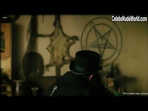 Nara Sakare in Encarnacao do Demonio (2008) 12