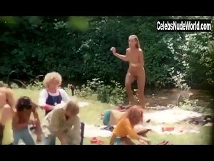 Nathalie Courval in Quelques messieurs trop tranquilles (1973) 3