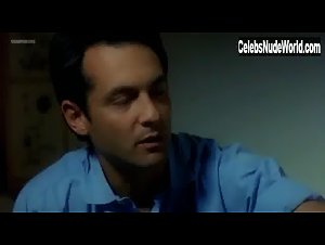 Neta Garty in Sof Ha'Olam Smola (2004) 11