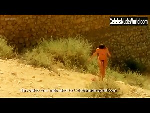 Neta Garty in Sof Ha'Olam Smola (2004) 3