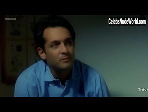 Neta Garty in Sof Ha'Olam Smola (2004) 7