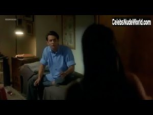 Neta Garty in Sof Ha'Olam Smola (2004) 8
