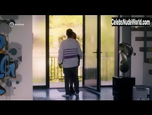 Nina van der Woude in Papadag (series) (2017) 4