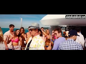 Noa Lindberg in Entourage - The Movie (2015) 16