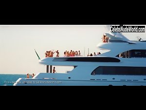 Noa Lindberg in Entourage - The Movie (2015) 4