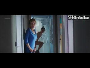 Noemie Merlant in Le ciel attendra (2016) 11