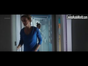 Noemie Merlant in Le ciel attendra (2016) 12