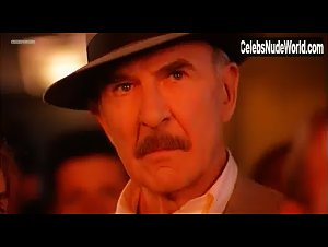 Noella Dussart in Le sourire (1994) 14