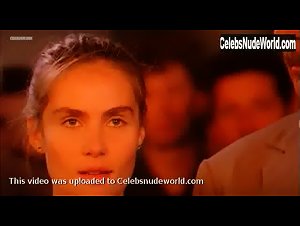 Noella Dussart in Le sourire (1994) 8