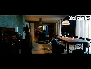 Noemi Besedes in Mann tut was Mann kann (2012) 19
