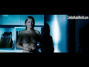 Noemi Besedes in Mann tut was Mann kann (2012) 6