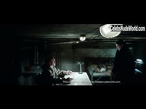 Oona von Maydell in Der Bunker (2015) 14