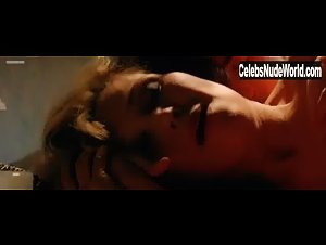 Outi Maenpaa in Musta jaa (2007) 14