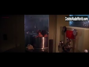 Pamela Susan Shoop in Halloween II (1981) 7