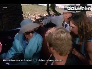 Patricia Barzyk in La machine a decoudre (1986) 17