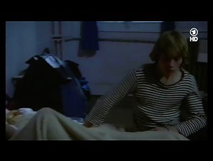Patricia Coulet in Loulou (1980) 18