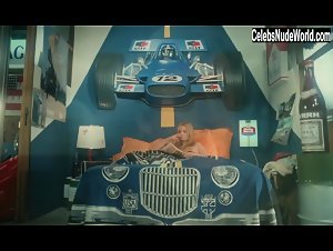 Paula Moore in Pas de probleme! (1975) 1