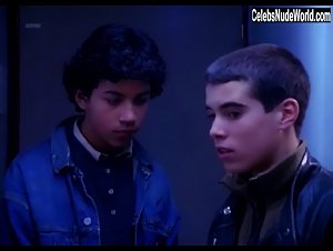 Paulina Rachid in Fuga de cerebros (1998) 19