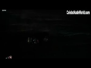 Pilar Soto in Bajo aguas tranquilas (2005) 12