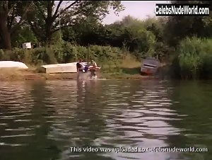 Ramona Badescu in Le nuove comiche (1994) 9