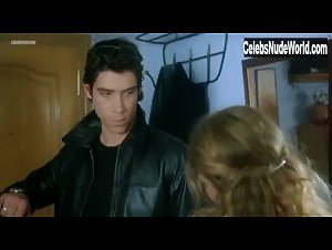 Rebeca Valls nude, boobs scene in XXL (2004) 4