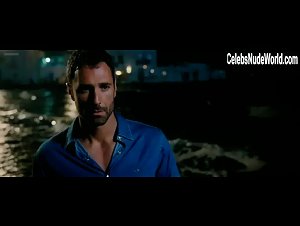 Rocio Munoz in Immaturi - Il viaggio (2012) 18