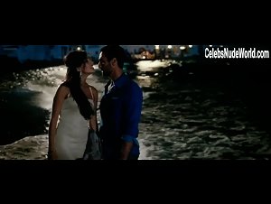 Rocio Munoz in Immaturi - Il viaggio (2012) 9