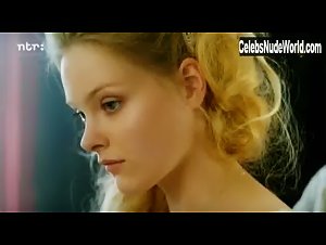 Romy de Vries in La tristesse riche (2010) 19
