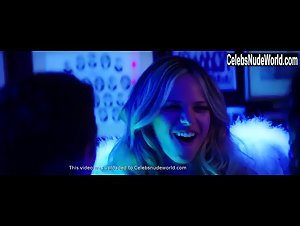Rose Byrne Bikini , Hot scene in Neighbors (2014) 6