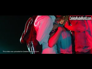 Roxane Arnal in Les rois du monde (2015) 10