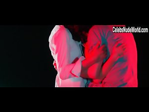 Roxane Arnal in Les rois du monde (2015) 11