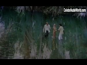 Sabrina Siani in Mondo cannibale (1980) 19