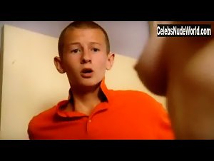 Samantha Robinson (1) in Shameless UK (series) (2004) 7