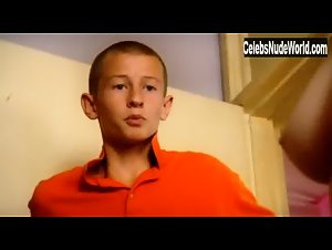 Samantha Robinson (1) in Shameless UK (series) (2004) 9