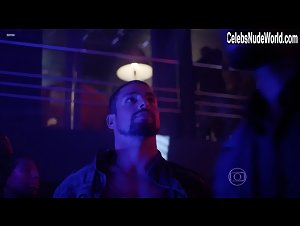 Samara Felippo in O Cacador (series) (2014) 19
