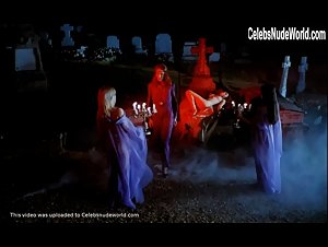 Sandra Julien in Le frisson des vampires (1971) 8