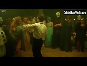 Sandra Majka nude, dancing scene in Ixjana (2012) 4