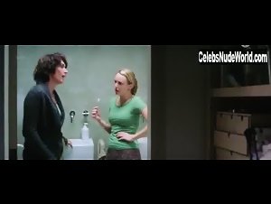 Sarah Jonker nude, boobs scene in Leef! (2005) 9