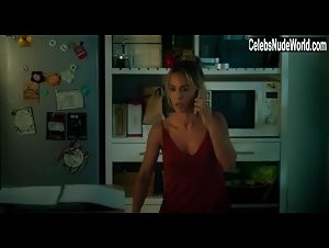 Sarah Kristian in Victor et Celia (2019) 3