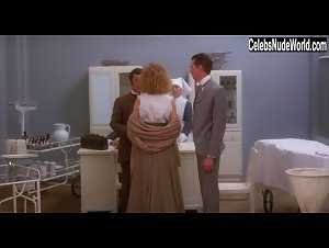 Sarah Maur Thorp in Edge of Sanity (1989) 4