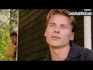 Sari Havas in Perakamaripojat (series) (2001) 10